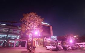 Le Elegant Sahibabad 4*