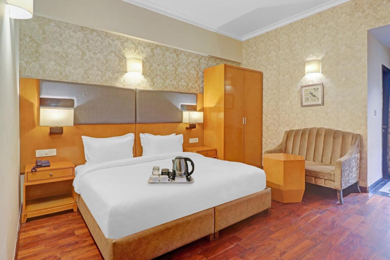 Oyo Townhouse 934 L'Elegant Hotel & Banquetby Ace Manor Ghaziabad Exterior photo