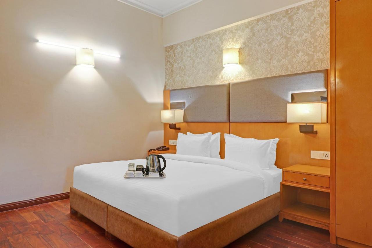 Oyo Townhouse 934 L'Elegant Hotel & Banquetby Ace Manor Ghaziabad Exterior photo