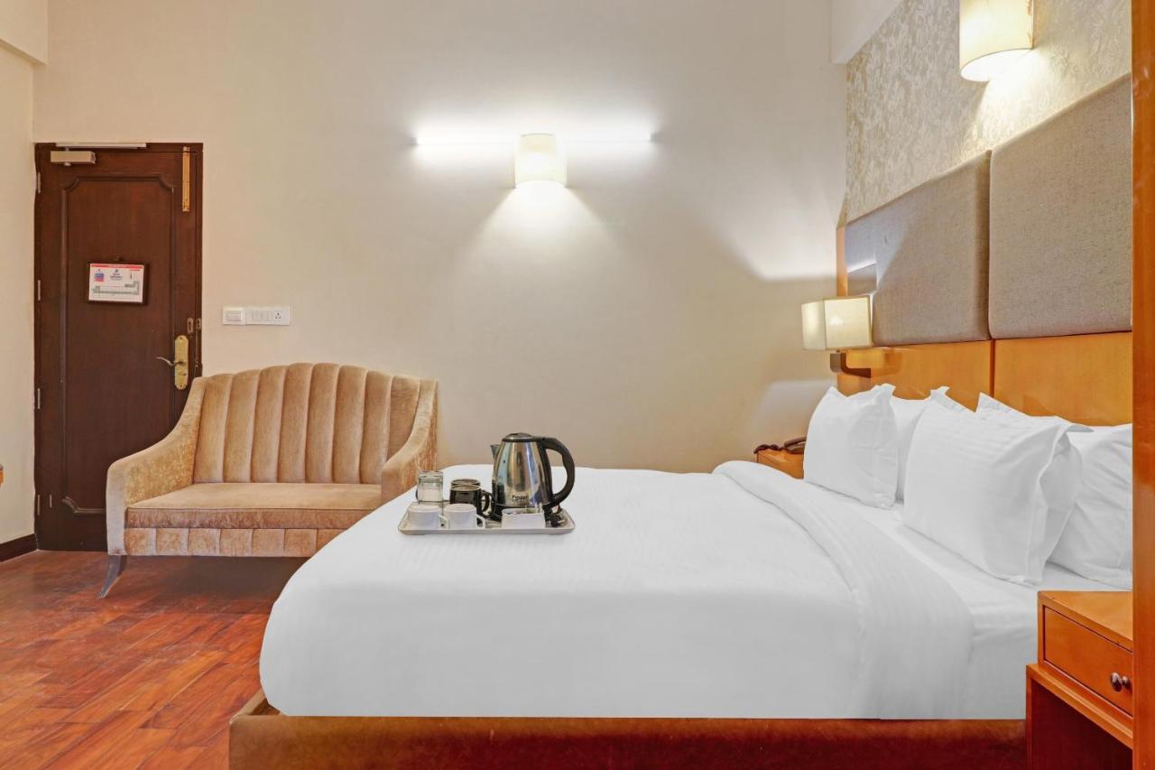 Oyo Townhouse 934 L'Elegant Hotel & Banquetby Ace Manor Ghaziabad Exterior photo
