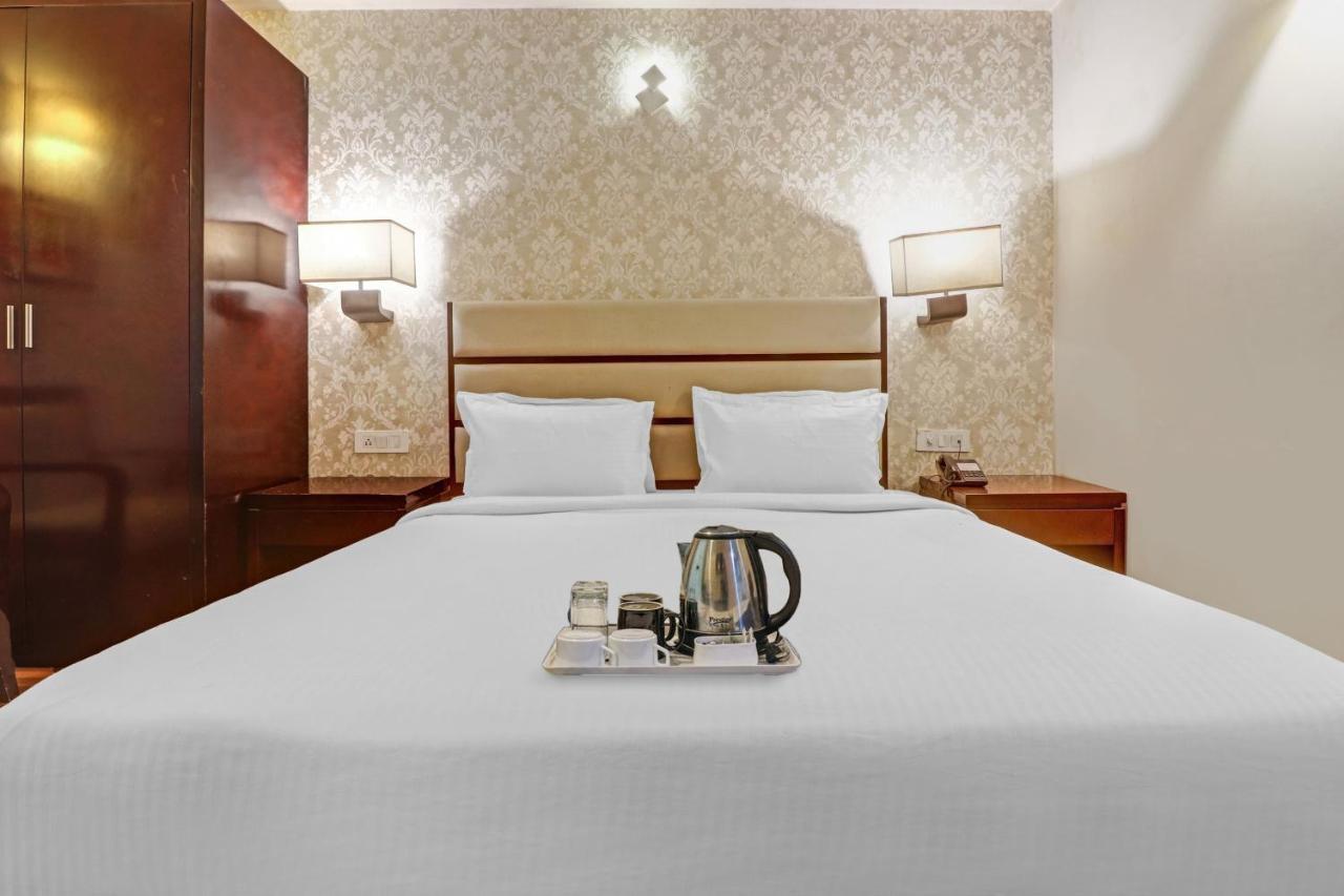 Oyo Townhouse 934 L'Elegant Hotel & Banquetby Ace Manor Ghaziabad Exterior photo